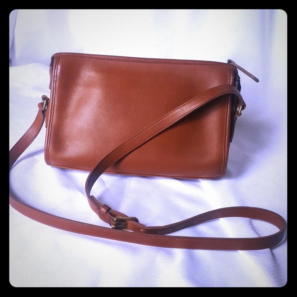 Vintage Coach crossbody purse